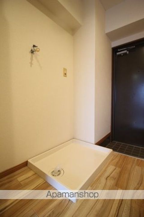 岡山県岡山市北区中山下1丁目の賃貸マンションの内装