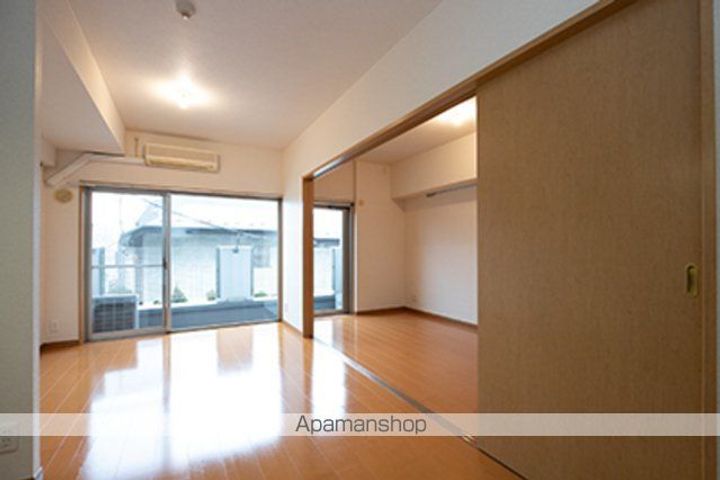 東京都世田谷区砧6丁目の賃貸マンションの居間