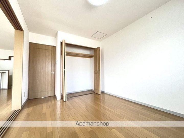 ガーデン人見の内装