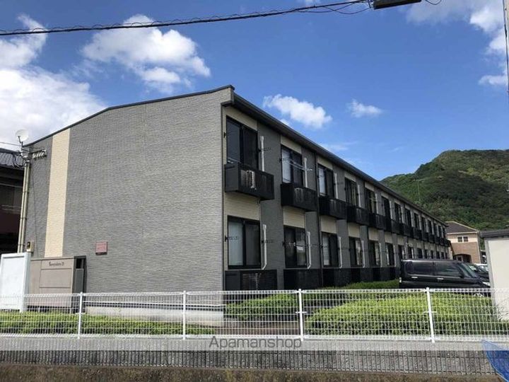 レオパレスラーク210の外観