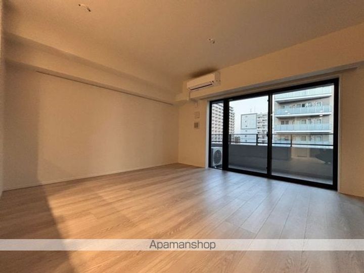 八王子レジデンス602の居間