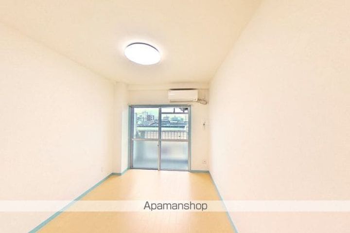 ハイツAの居間