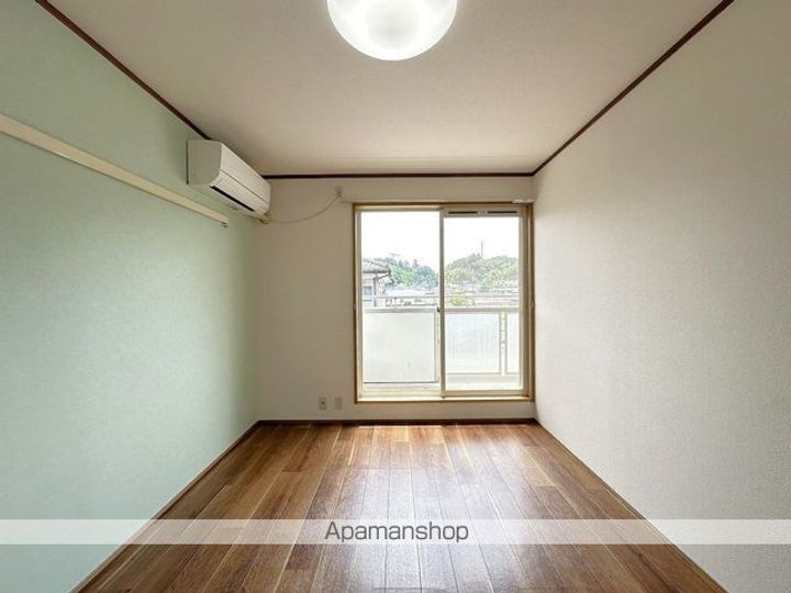 セレス壱番館の居間