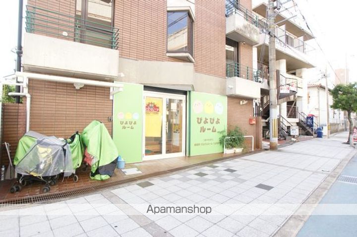 ラークスパ岡町の周辺