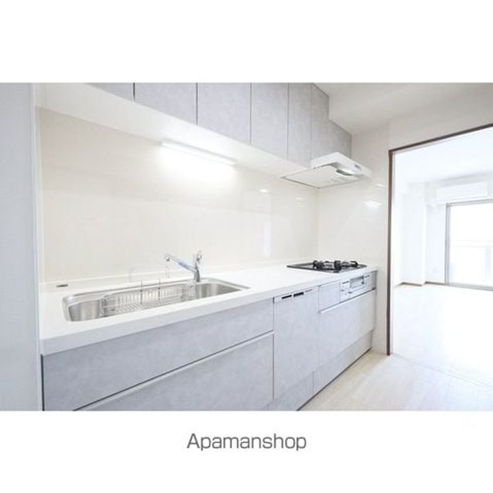 東京都練馬区東大泉6丁目の賃貸マンションのキッチン