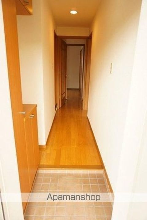 香川県高松市国分寺町新居の賃貸アパートの玄関