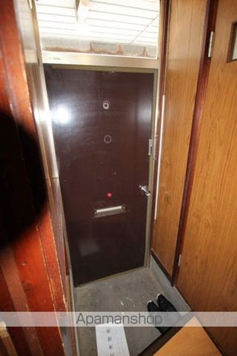 12号線マンション105の玄関