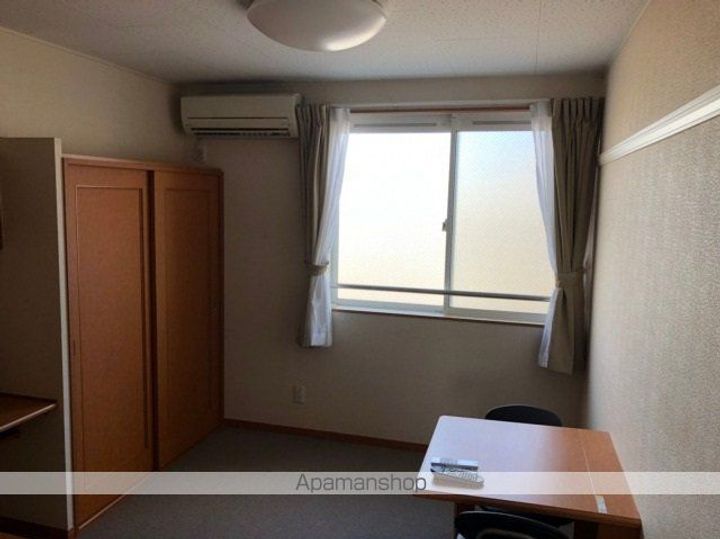 レオパレスロハス A212の居間