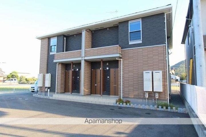 香川県高松市上林町の賃貸アパートの外観