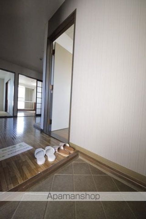 東京都八王子市石川町の賃貸アパートの玄関