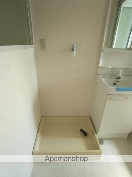 東京都八王子市大和田町5丁目の賃貸マンションの内装