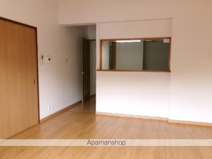 プレミールTY2-Aの居間