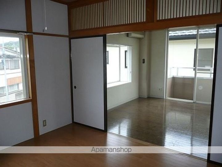 メゾンリッチ201の居間