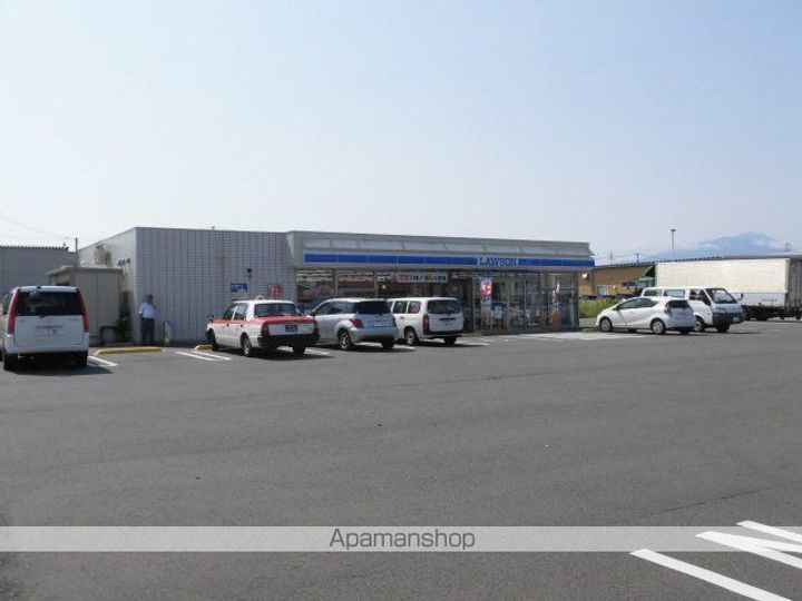 コム・シェ・ヴ Aの周辺