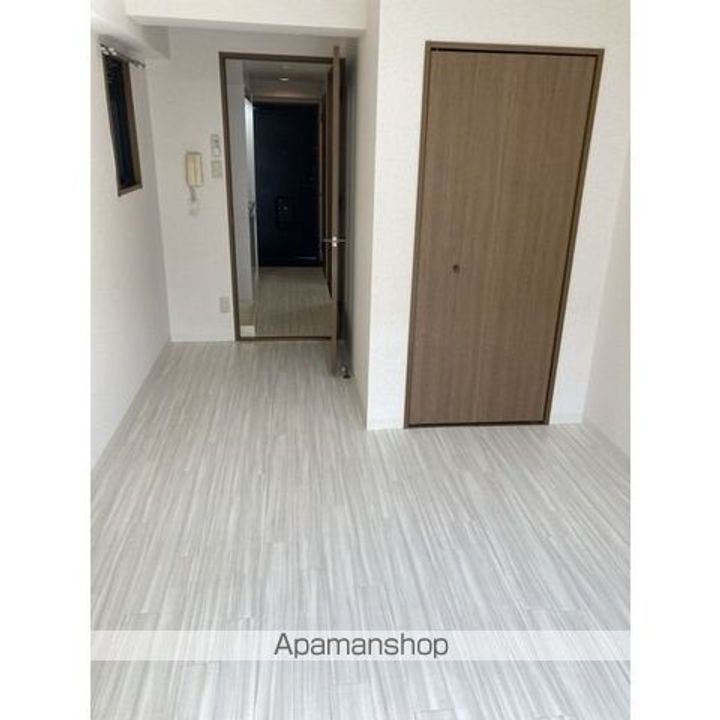 アヴリルの内装