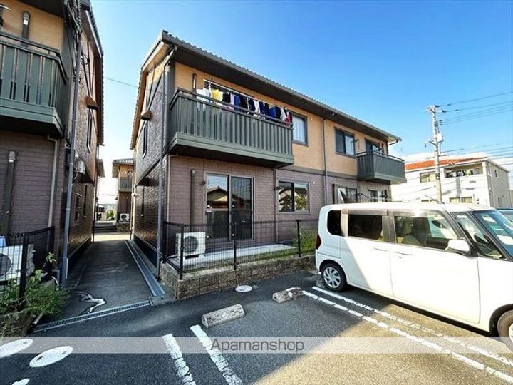 ピュア A棟の外観