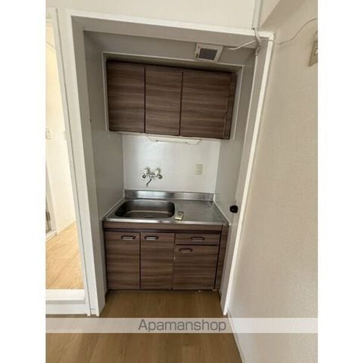 愛知県名古屋市東区徳川1丁目の賃貸マンションのキッチン