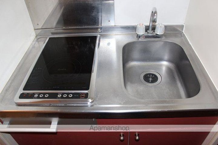 レオパレスフリーダムベッセルⅢ101のキッチン