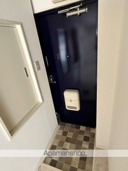 ホワイトインの玄関