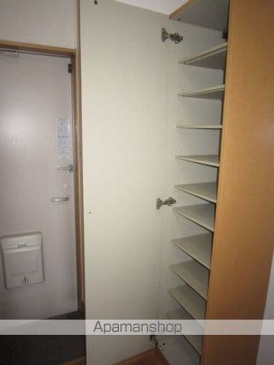 プレシャス国見103の玄関