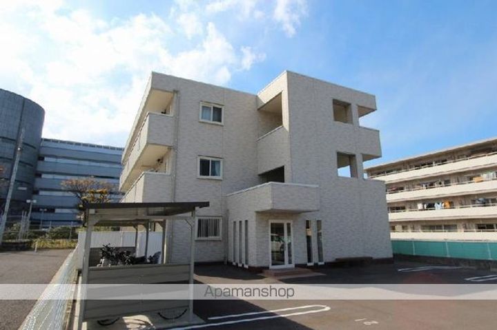 香川県高松市三条町の賃貸アパートの外観