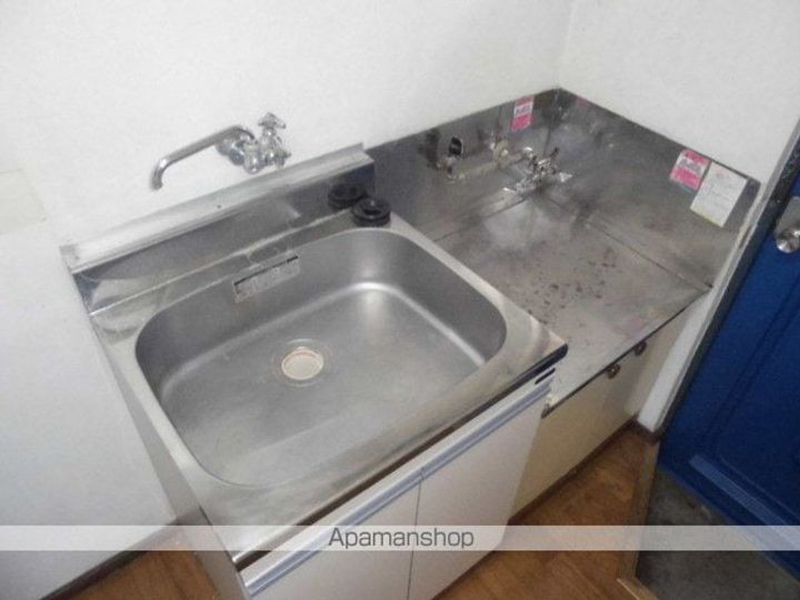 東京都杉並区和田3丁目の賃貸マンションのキッチン