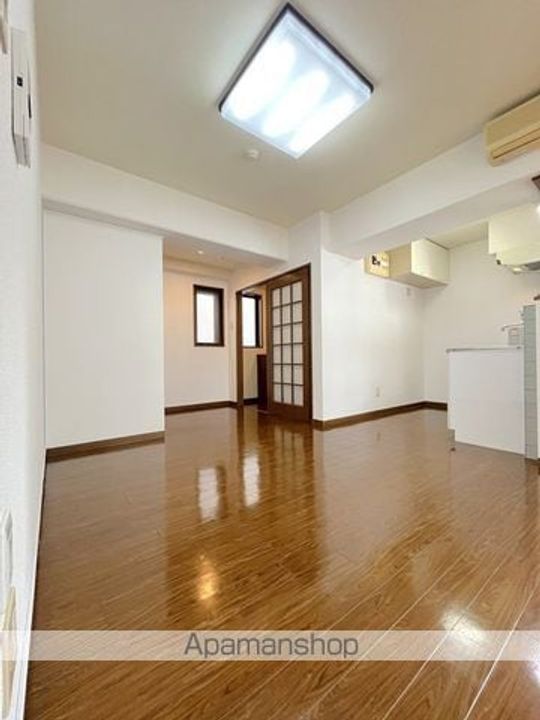 福島県福島市置賜町の賃貸マンション602の居間