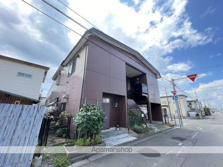 日乃出町10番1棟3戸(ヒノデチョウジュウバンヒトムネサンコ)1-2の外観