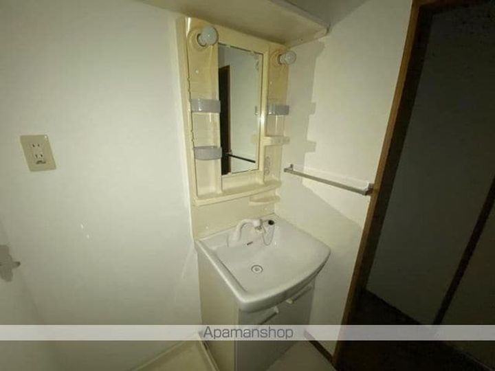 香川県高松市茜町の賃貸マンションの内装