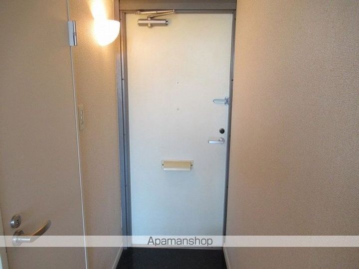 パークサイド室小路201の玄関