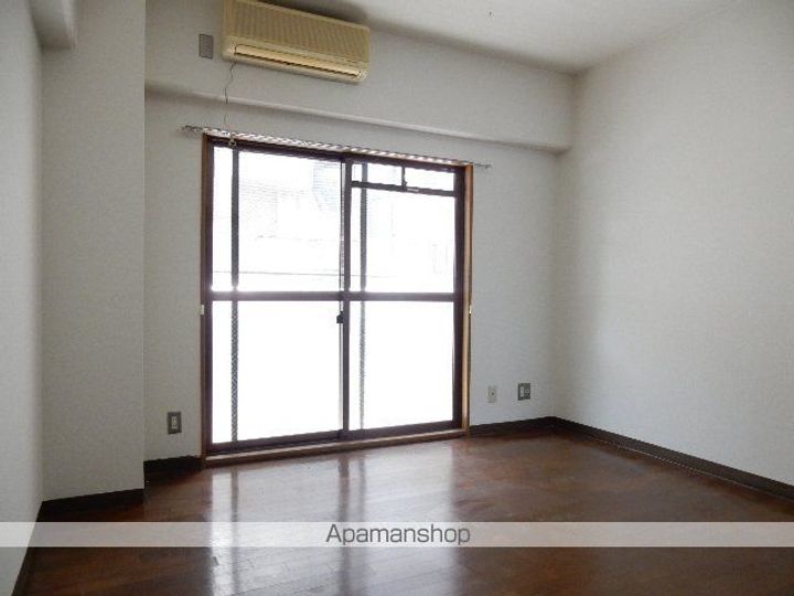 メゾンなかやまの居間