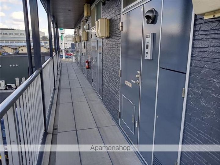 レオパレスエスペランスの玄関