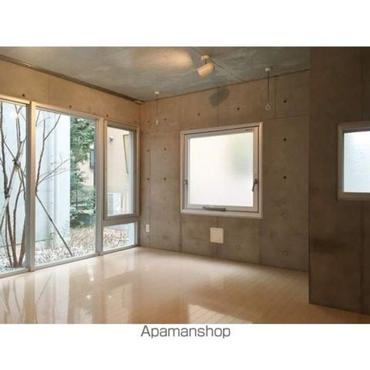 東京都中野区新井2丁目の賃貸マンションの居間