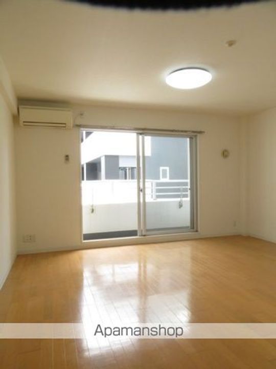 ウエストパーク支倉の居間