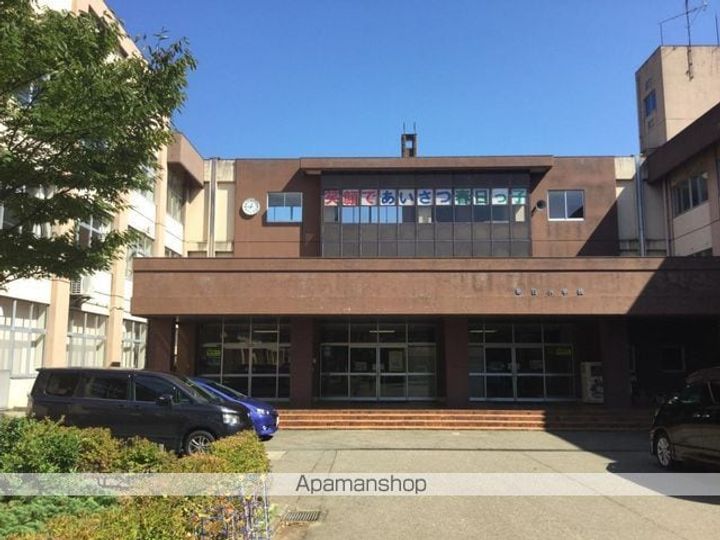 アウローラ203の周辺