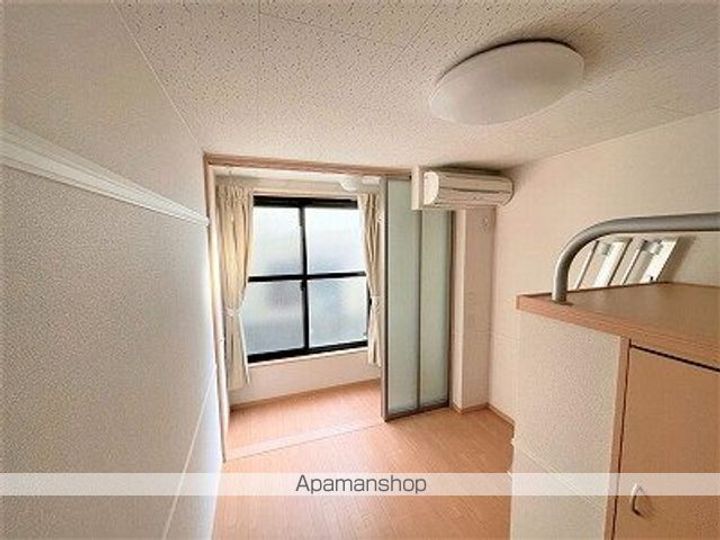 レオパレスコンフォートの居間