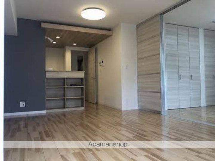 シャーメゾン宇多津 B棟の居間