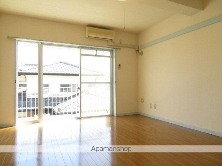 宮城県仙台市青葉区旭ケ丘3丁目の賃貸マンション107の居間