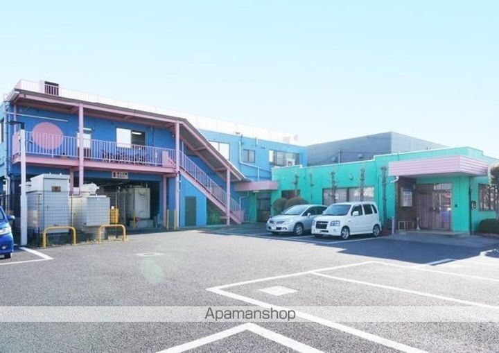 シャトルBの周辺