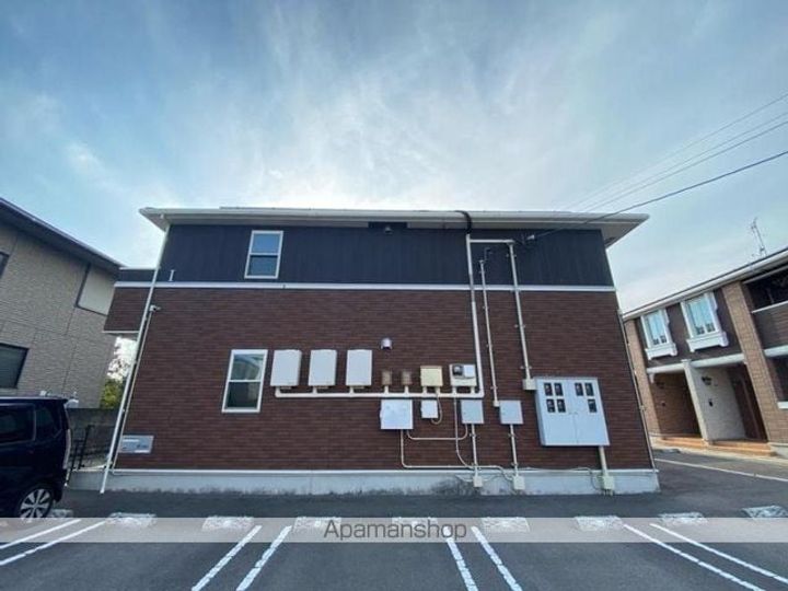 香川県高松市春日町の賃貸アパートの外観