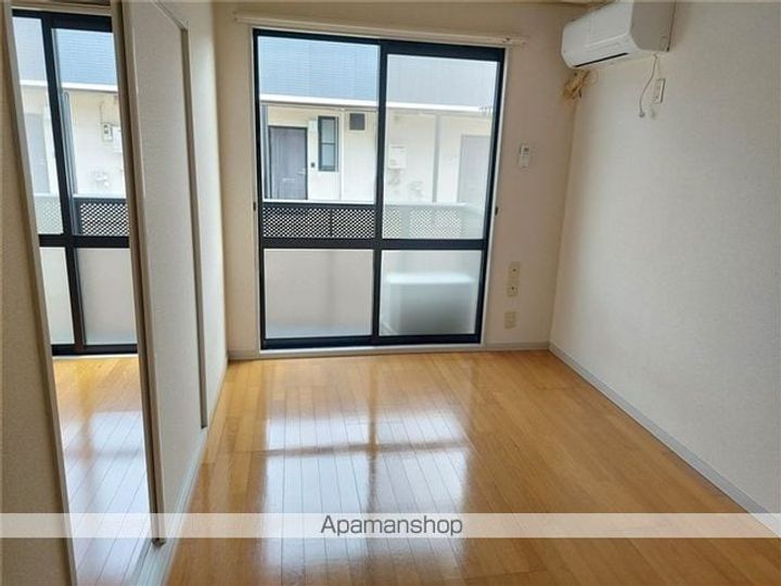 セフィラ北新町Aの居間