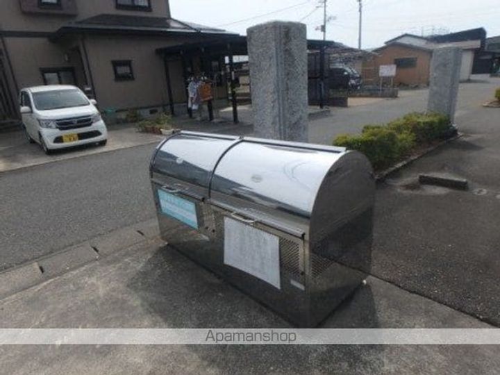 新潟県新潟市江南区横越中央5丁目の賃貸アパートの外観