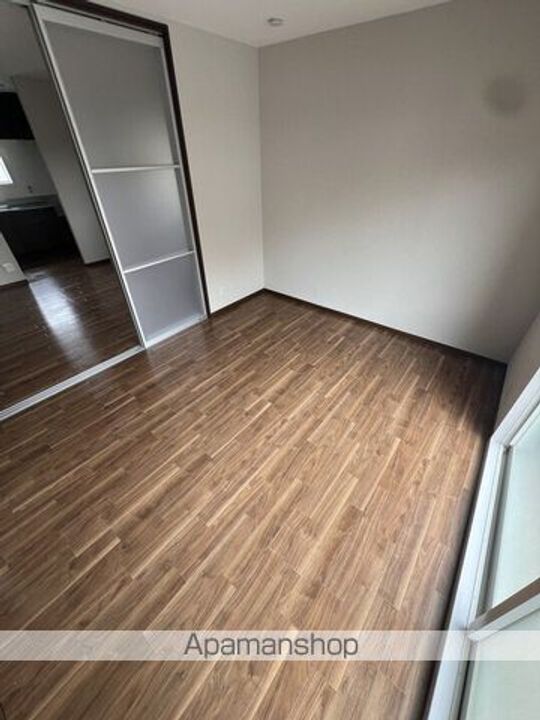 レジョナーレ大津京105の内装