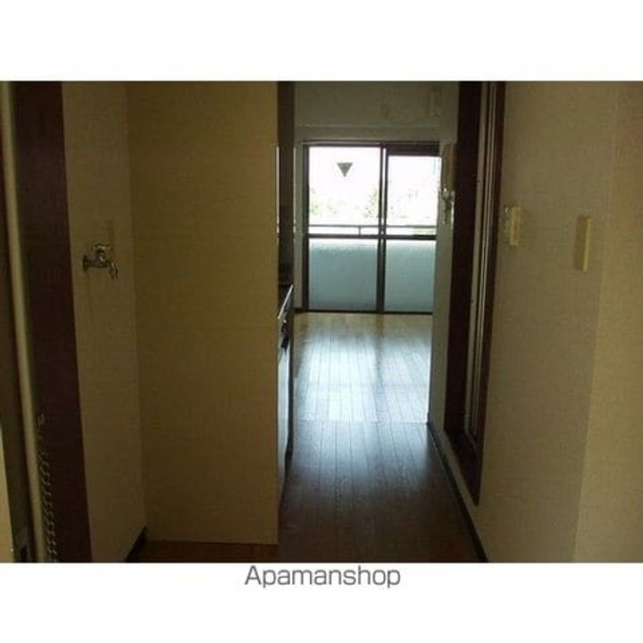 エバーグレース西府412の居間