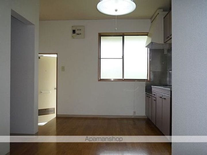 シガハイツⅡ106の玄関