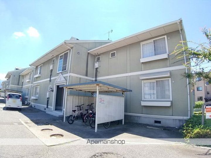 リッツガーデン島立A202の外観