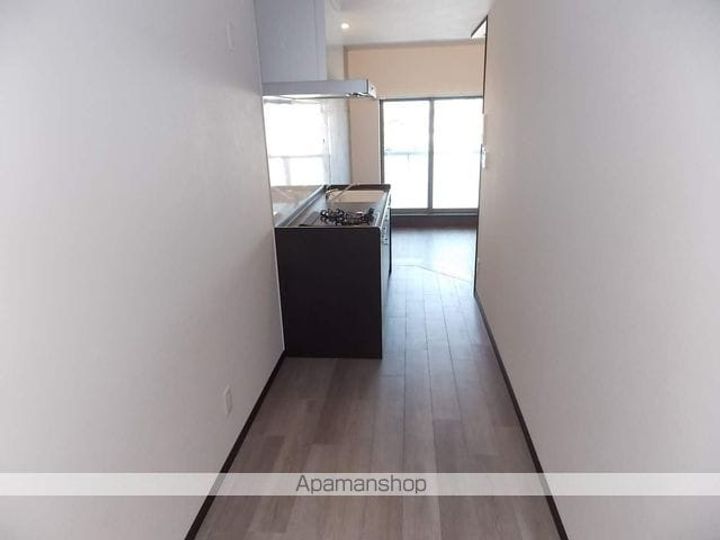 CASA LARGO 岩倉304の内装