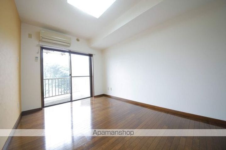 ホワイトウイング左入201の内装