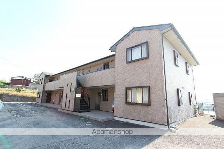 香川県木田郡三木町大字池戸の賃貸アパートの外観