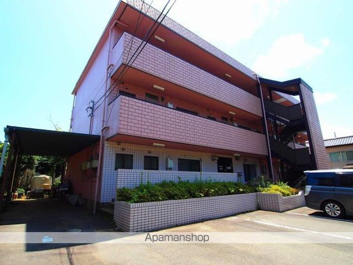 ロイヤルコーポ三笠の外観